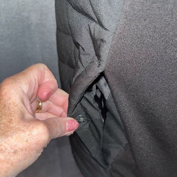 Denim & Flower Ricky Singh black zip up quilted vest NWT medium - Picture 3 of 10